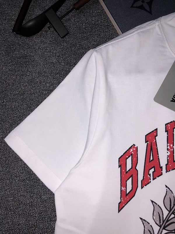 ブランドTシャツ細部ディテール